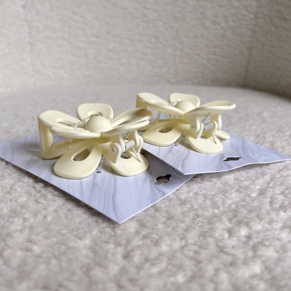 New hair clips (Flower) - Picture 3 of 4